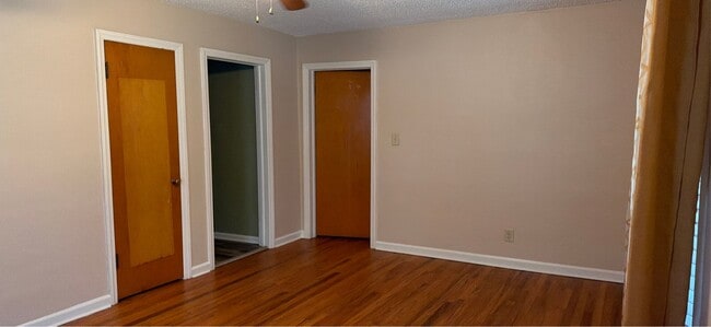 Building Photo - 1204 19th Ave SE