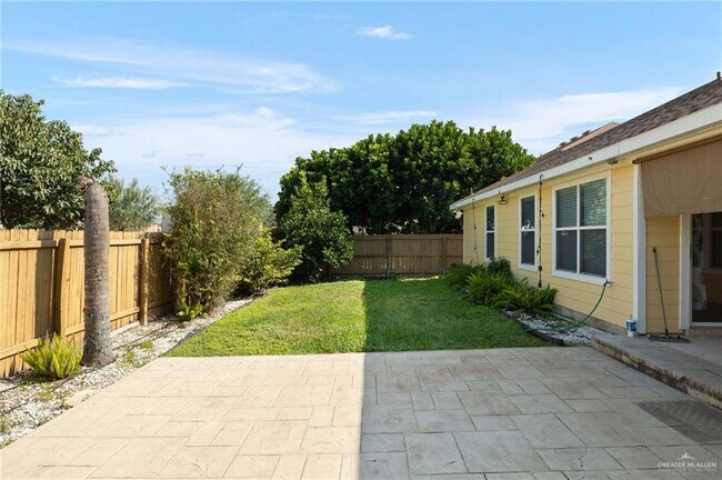 Building Photo - 16 Andrea Ave