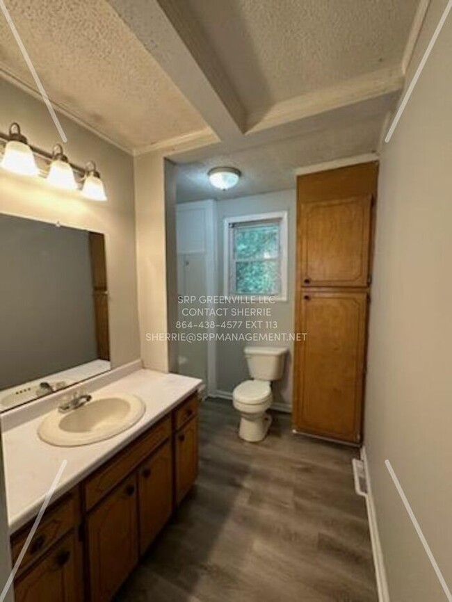 Building Photo - NEWLY RENOVATED HOME!!! 3 BEDROOM 2 BATH H...