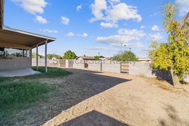 Building Photo - 13027 N 28th St