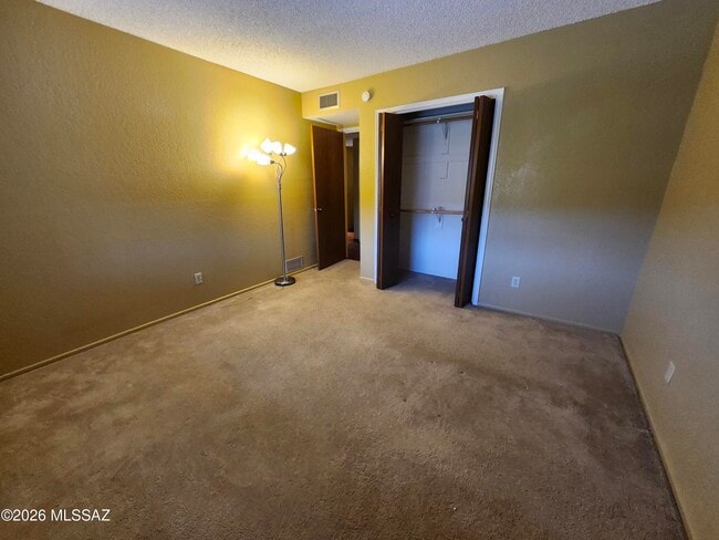 Building Photo - 4841 N Paseo Presidio
