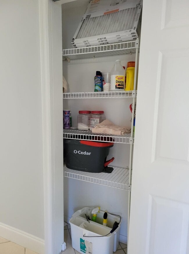 Building Photo - 4401 Crystal Lake Dr