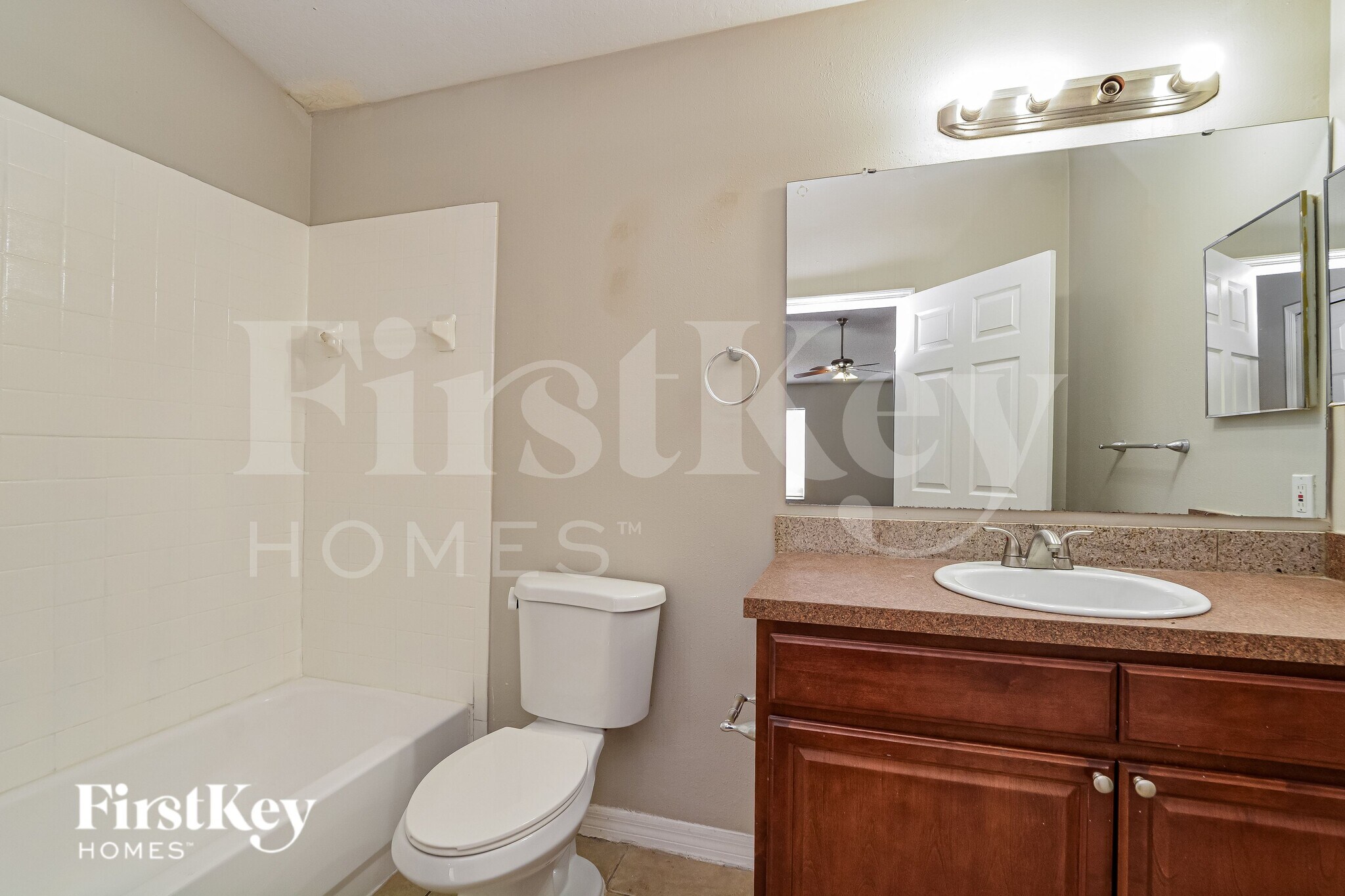 Building Photo - 6551 Viewpoint Ct