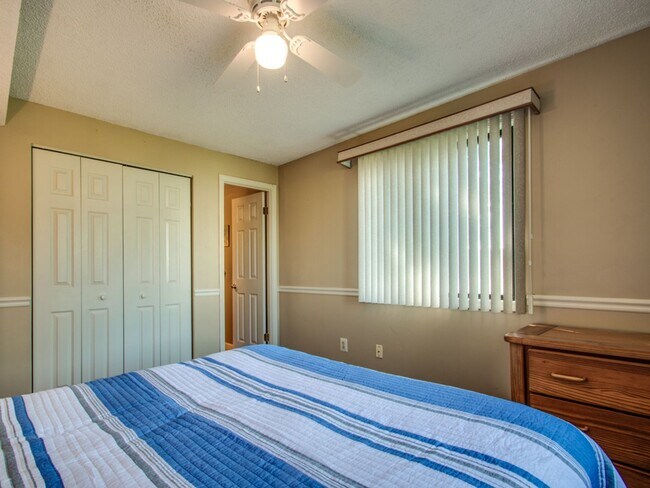 Building Photo - OFF SEASON RENTAL - FIRST FLOOR 2 BED 2 BA...
