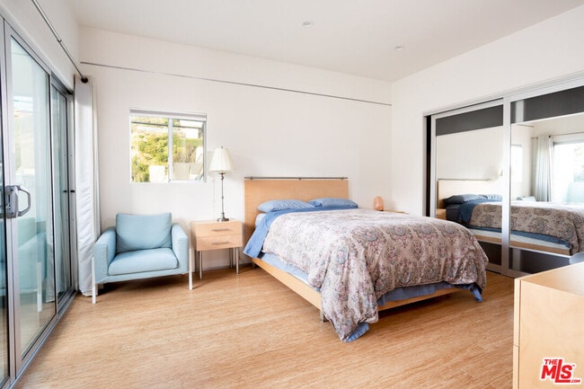 Building Photo - 6985 Trolleyway S