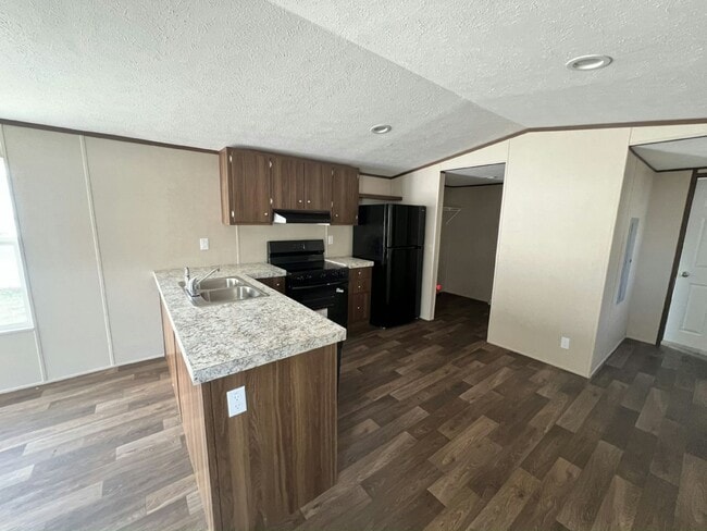 Building Photo - 48 Tower Manor Dr