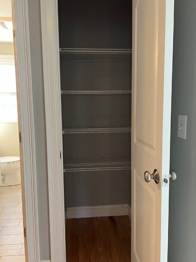 Building Photo - Gorgeous and newly renovated townhouse-sty...