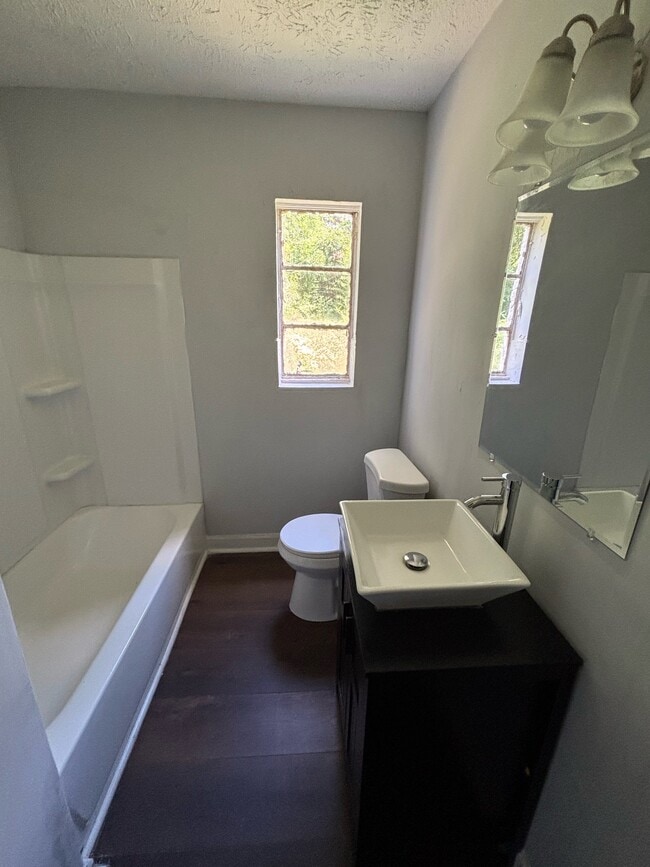 Building Photo - 1406 Briarcliff Dr