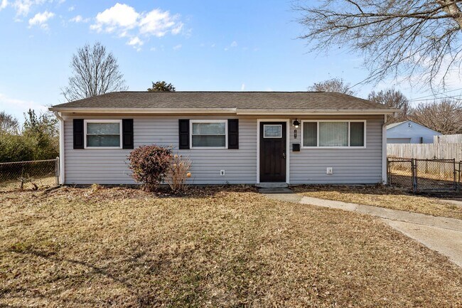 Building Photo - Just Listed for Rent in Virginia Beach!