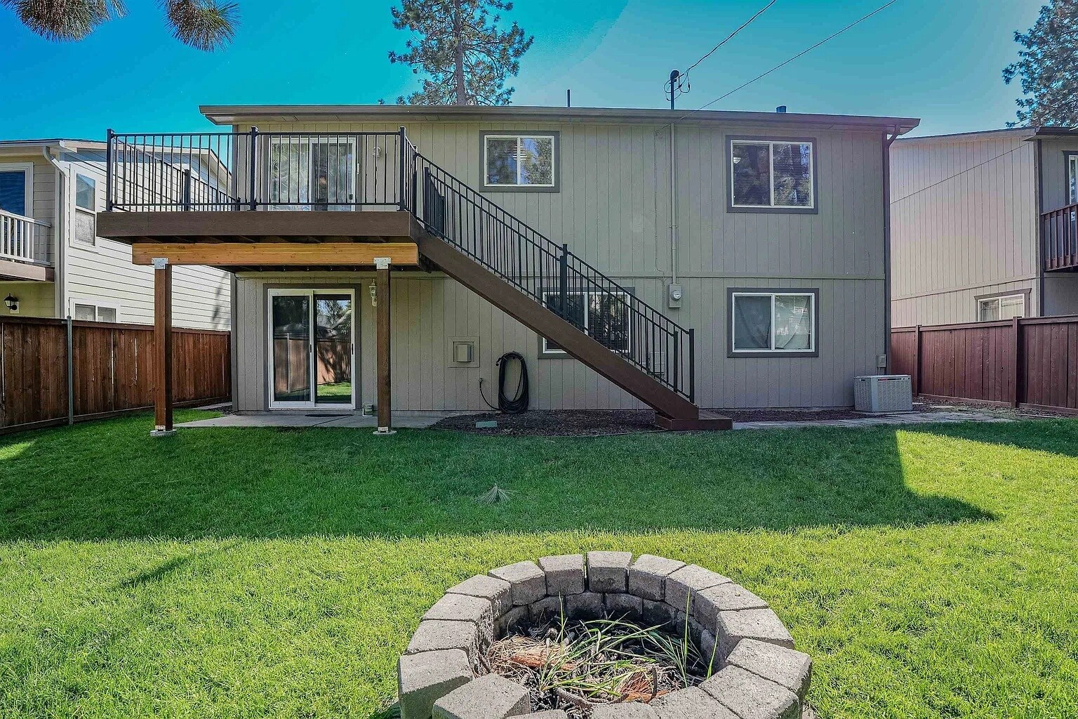 Building Photo - 4017 E 33rd Ave