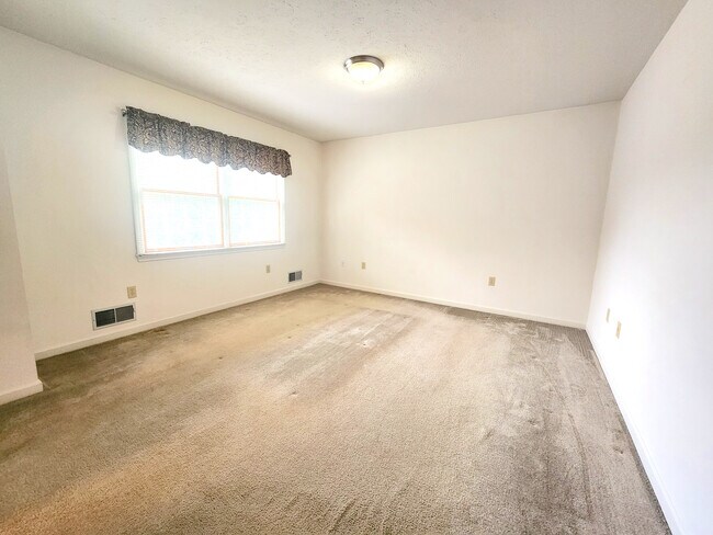 Building Photo - 9 Wisteria Ln