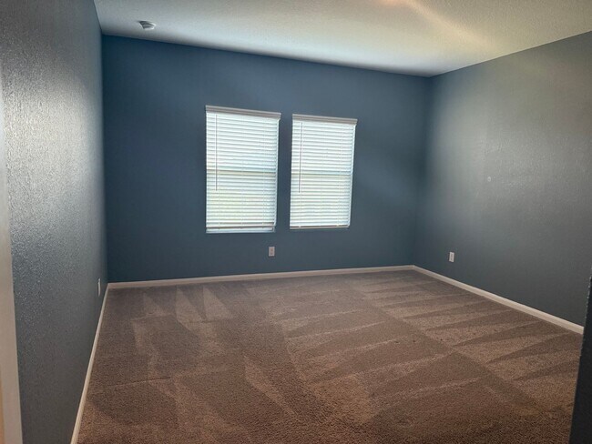 Building Photo - Spacious 5-Bed, 3-Bath Home in Brookmill –...