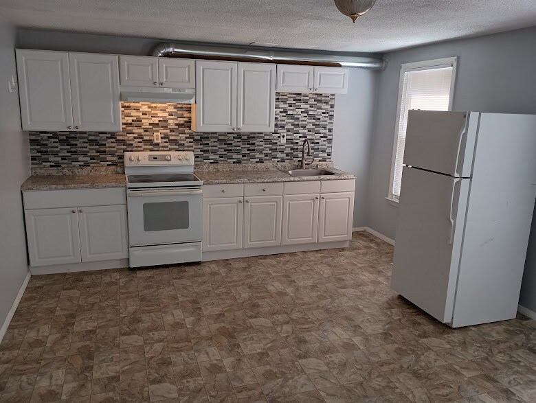 Kitchen - 60 Quality Ave
