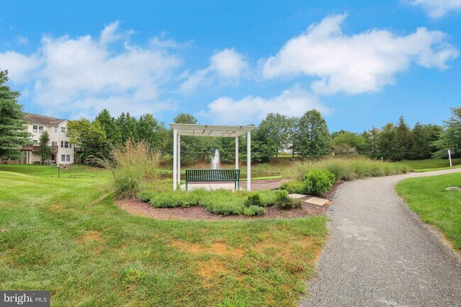 Building Photo - 9850 Solar Course