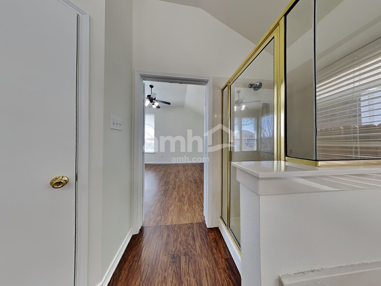 Building Photo - 8601 Lariat Cir