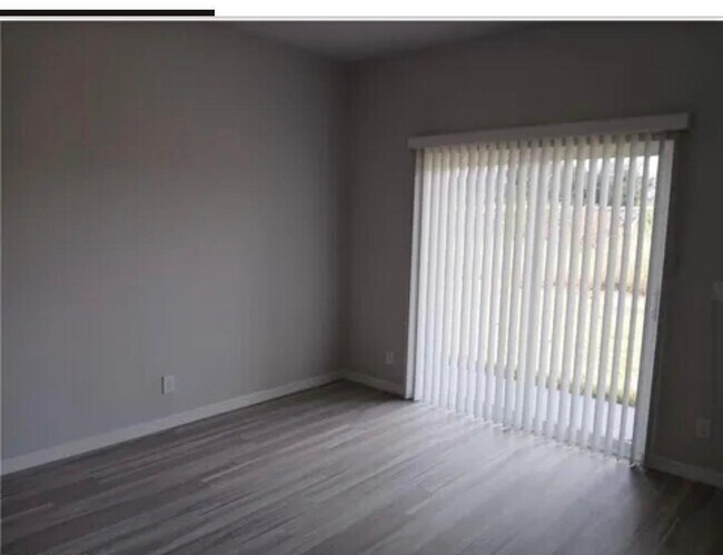 Building Photo - 1520 Las Villas Blvd