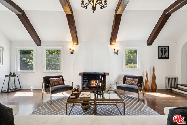 Building Photo - 956 S Longwood Ave