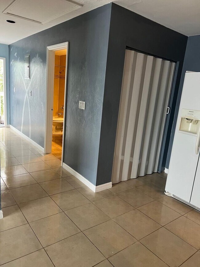 Building Photo - 128 Eucalyptus Ct