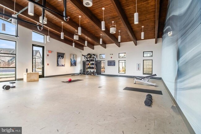 Building Photo - 646 Lakemont Dr