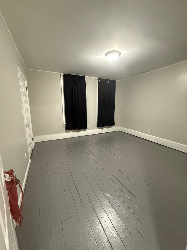 Building Photo - 1018-1020 Cameron Avenue