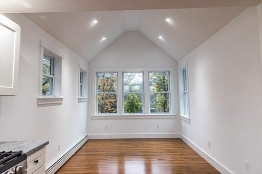 Building Photo - 92 Washington St