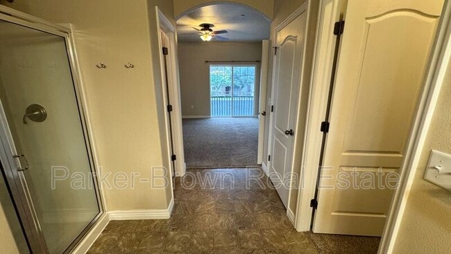 Building Photo - 61 S Clayton Ct