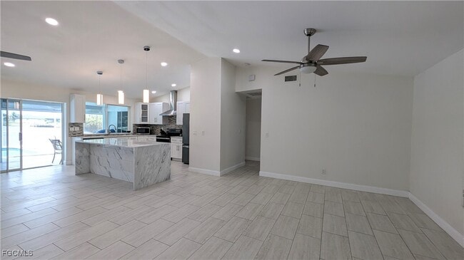 Building Photo - 1254 NW 37th Pl
