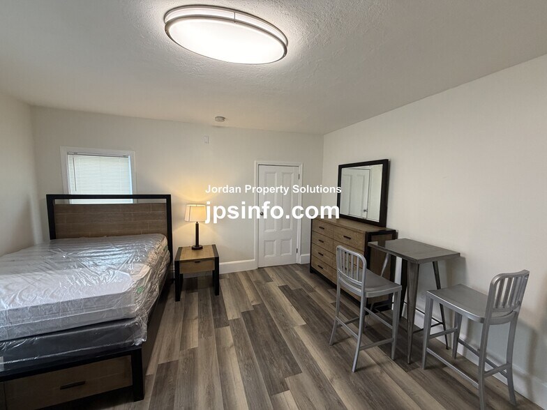 Building Photo - 110 Perkins St