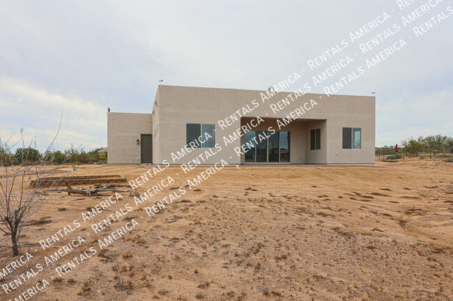 Building Photo - 16720 E Melanie Dr