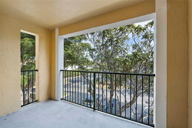 Building Photo - 120 Yacht Club Way
