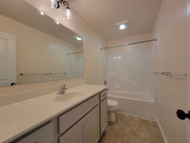 Building Photo - 331 Springwood Dr