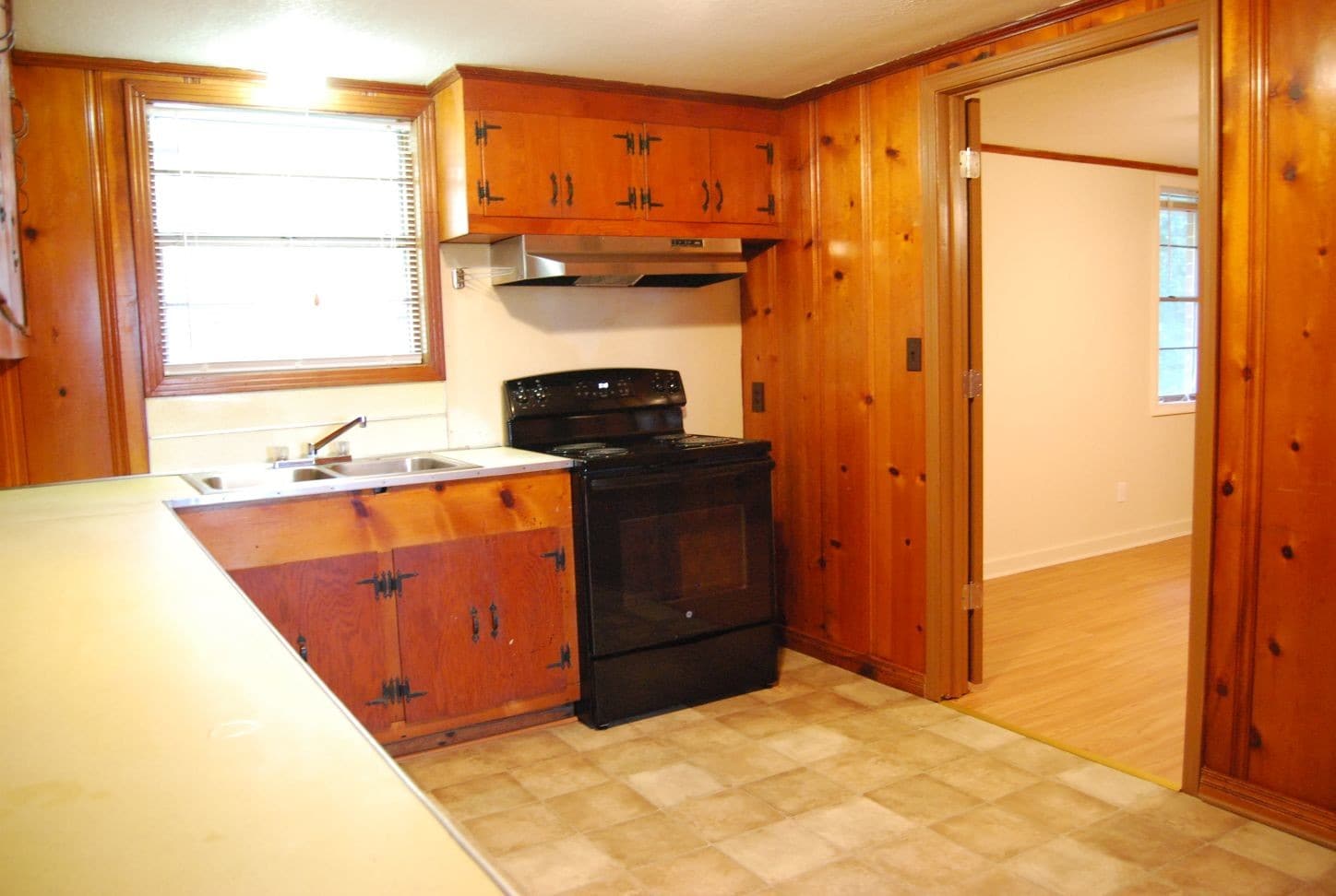Kitchen - 2128 MS-27
