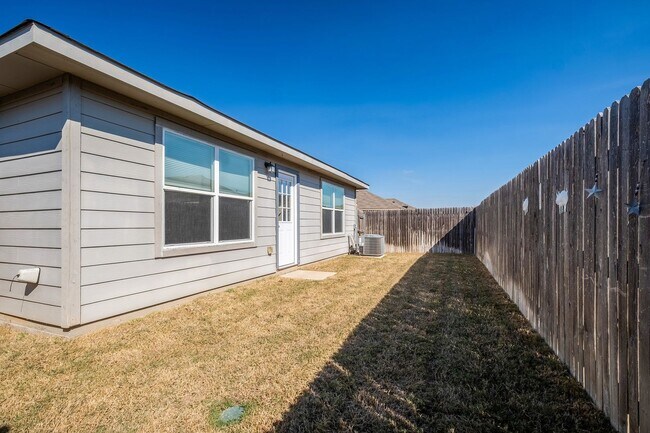 Building Photo - Convenient 3 Bedroom, 2 Bath Home in Austi...