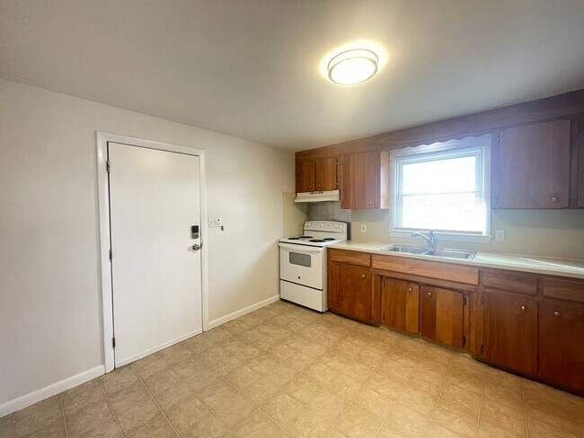 Building Photo - 457 Merrimack St