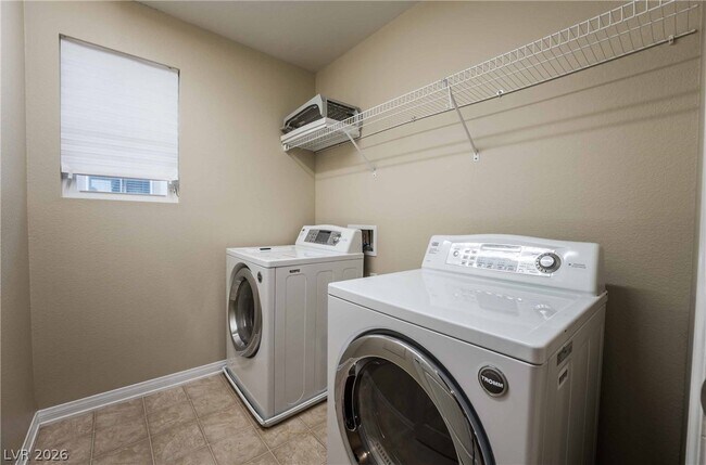 Building Photo - 3220 Color Collage Walk