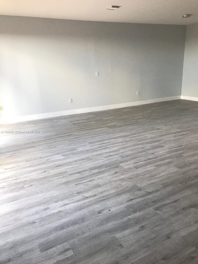 Building Photo - 8478 SW 166th Pl