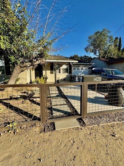 Building Photo - 1428 San Carlos Ave