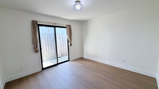 Building Photo - Charming 1 Bed / 1 Bath Condo in the Heart of Normal Heights – with Assigned Parking