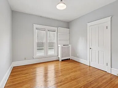 Building Photo - 1085 16th Ave SE