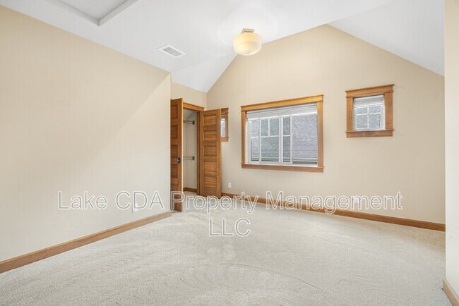 Building Photo - 3270 N Waterwood Ln