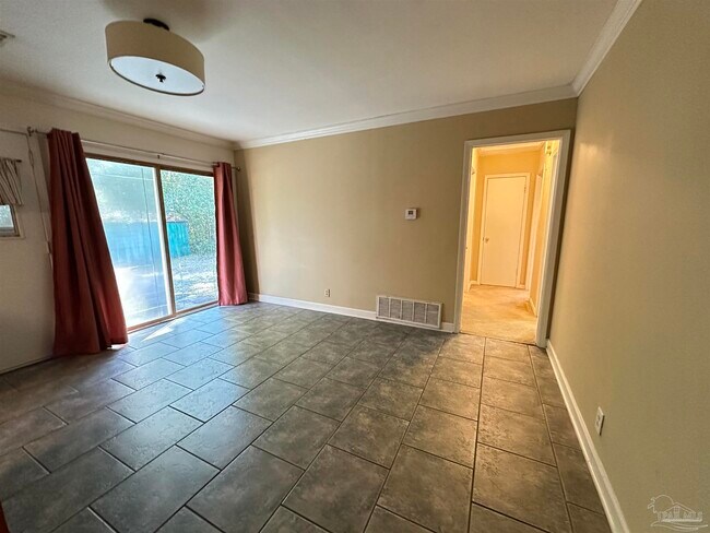 Building Photo - 5560 Homewood Rd