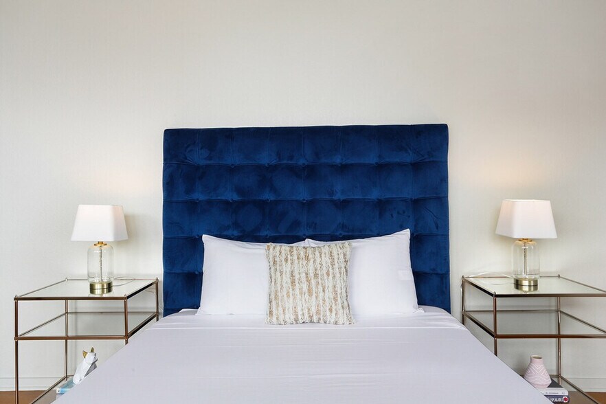 Building Photo - 1041 Constance St