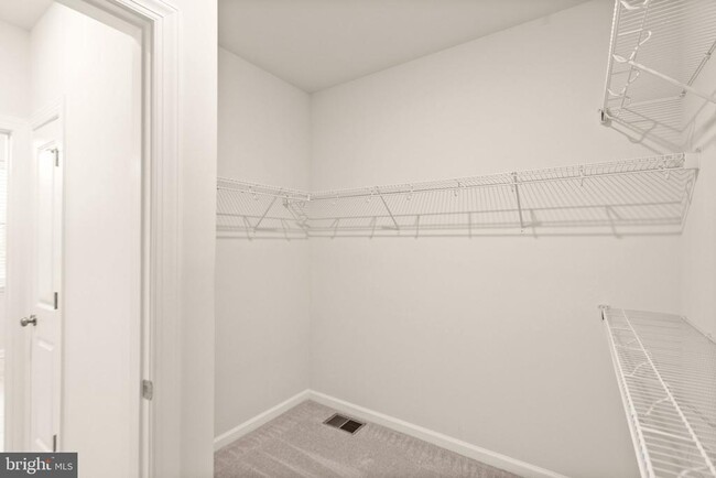 Building Photo - 43361 Radford Divide Ter