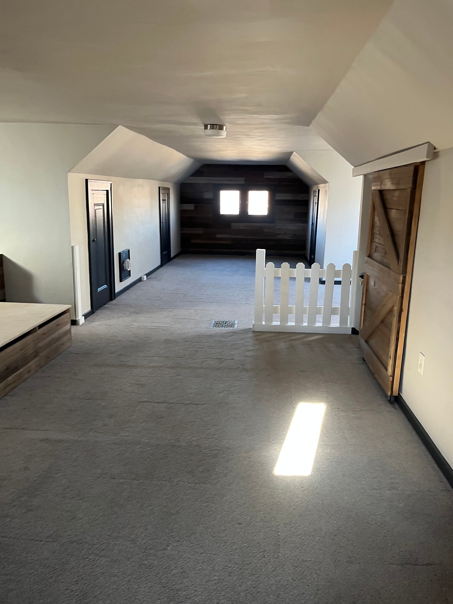 2nd level - 4940 Walsh St