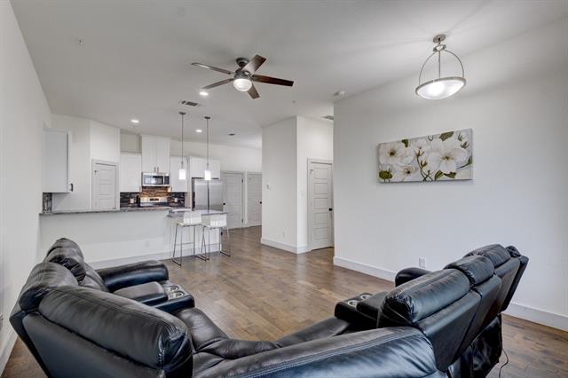 Building Photo - 6043 Rivendell Dr