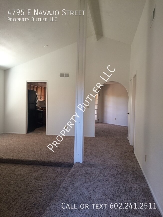 Building Photo - 4795 E Navajo St