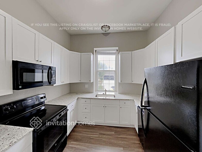 Building Photo - 21581 E Aberdeen Dr