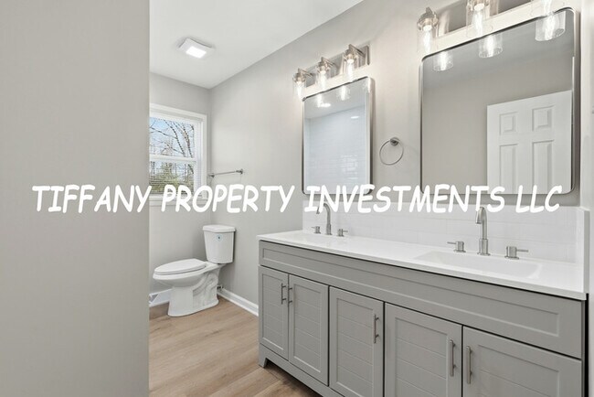 Building Photo - 1601 Carfax Dr