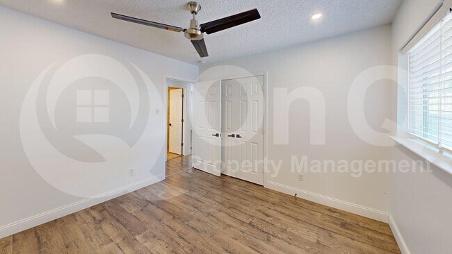 Building Photo - 2131 Blossom Ln