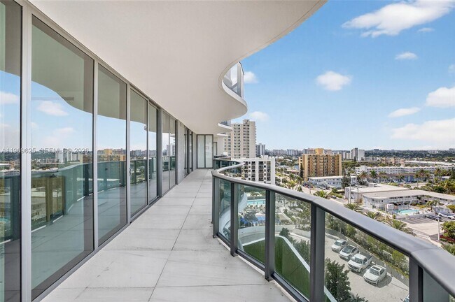 Building Photo - 900 N Ocean Blvd